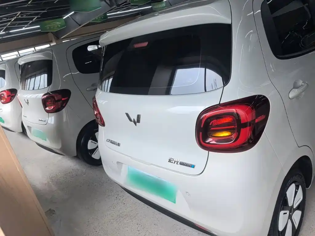 Wuling MINIEV — миниатюра 6