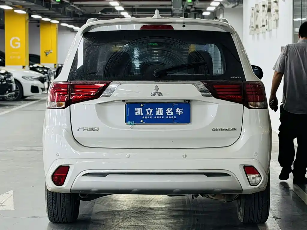 Mitsubishi Outlander — миниатюра 4