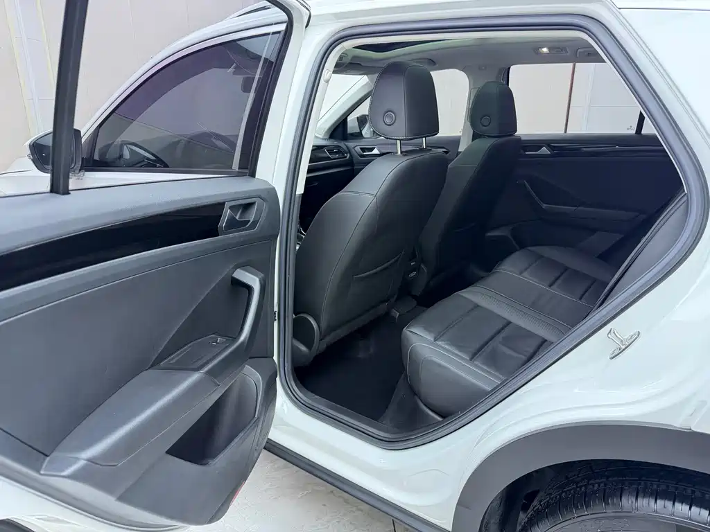 Volkswagen T-Roc — миниатюра 15