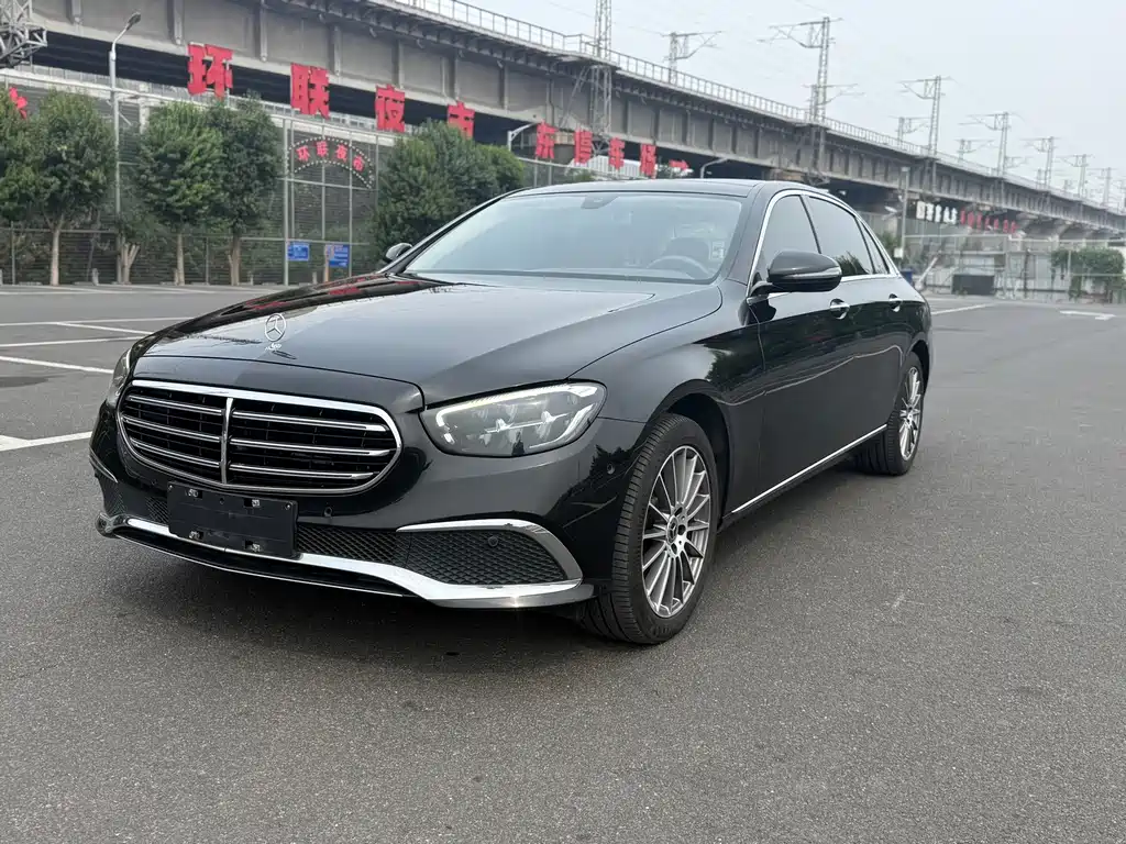 Mercedes-Benz E-Class — миниатюра 8