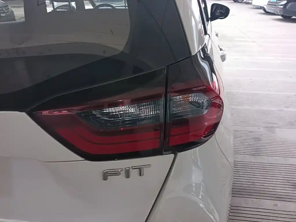 Honda Fit 2023 — фото 7