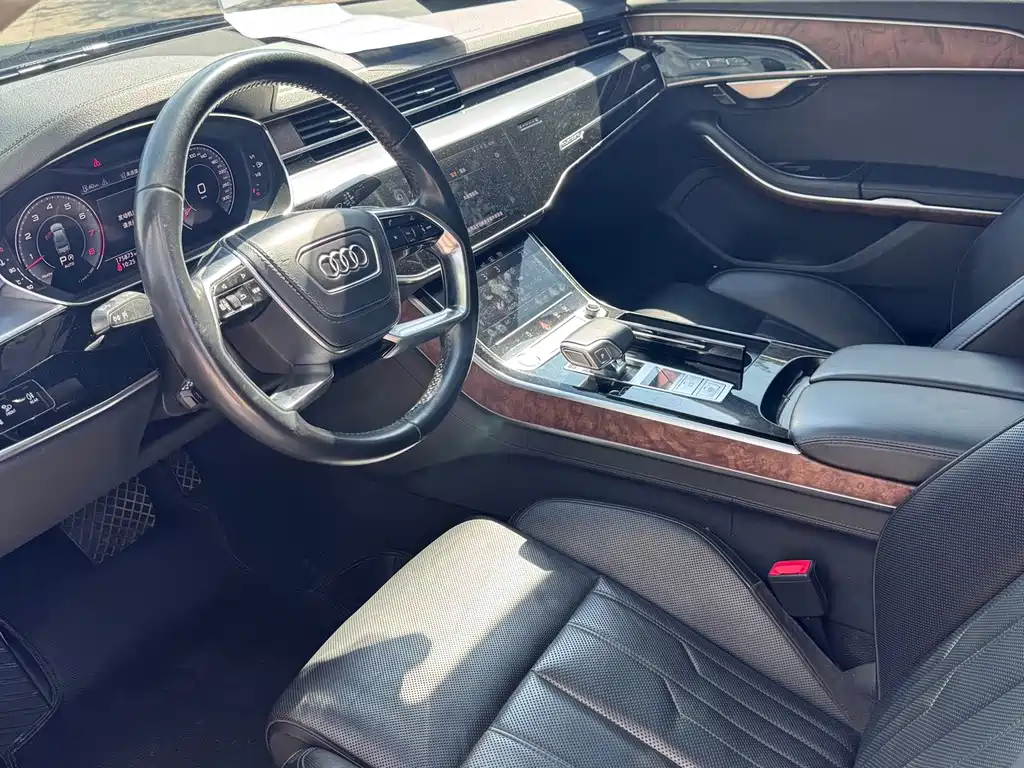 Audi A8 — миниатюра 4