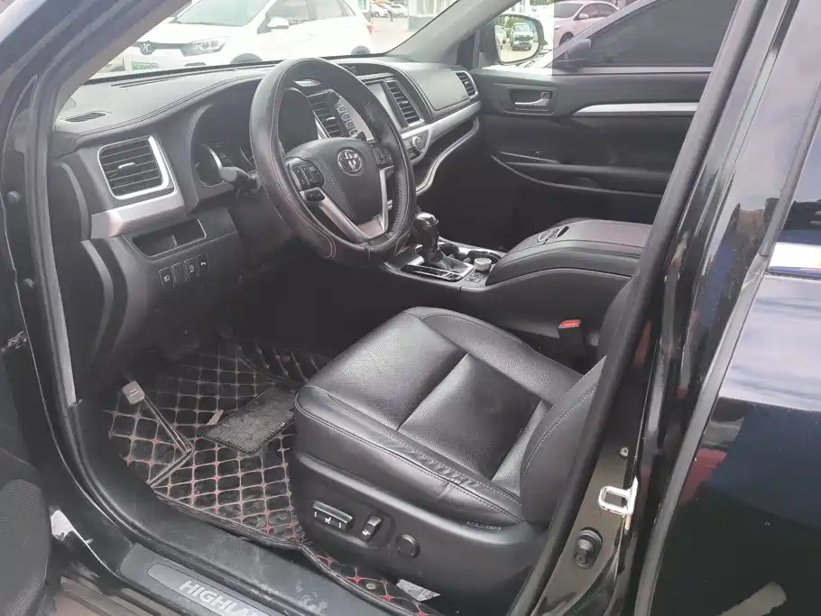 Toyota Highlander — миниатюра 9