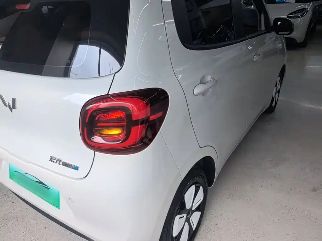 Wuling MINIEV — миниатюра 8