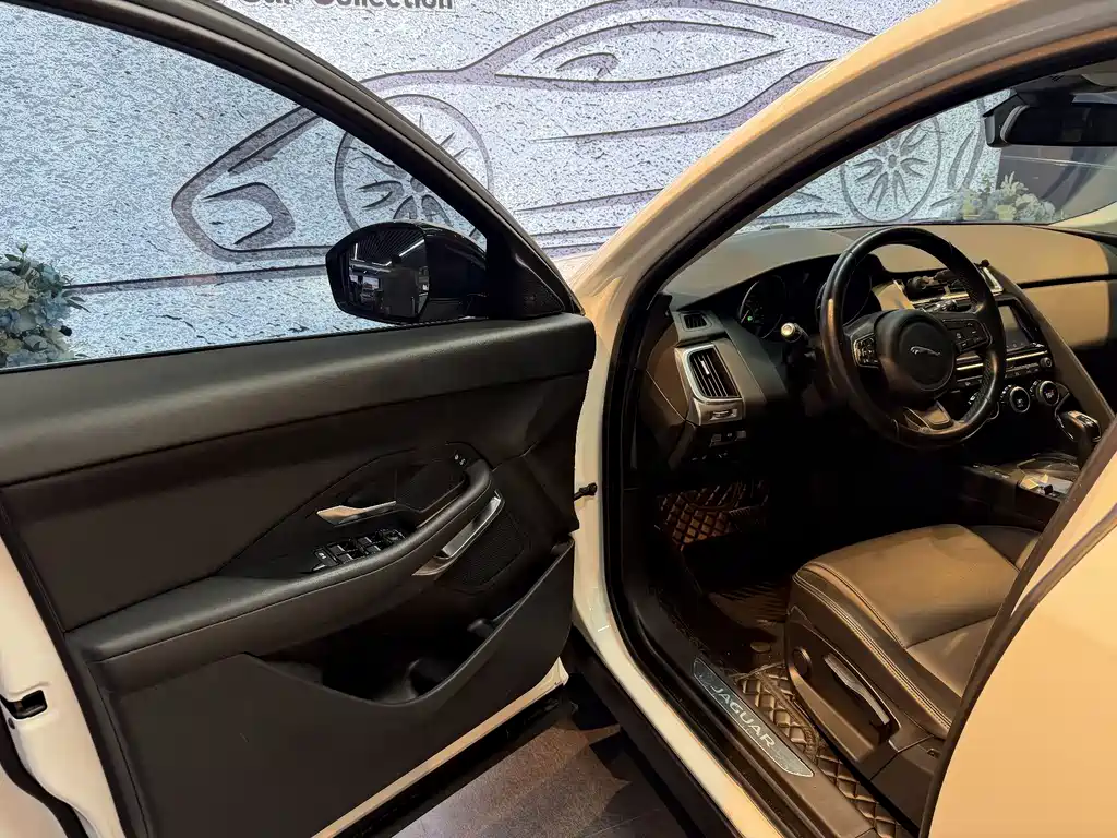 Jaguar E-PACE — миниатюра 9