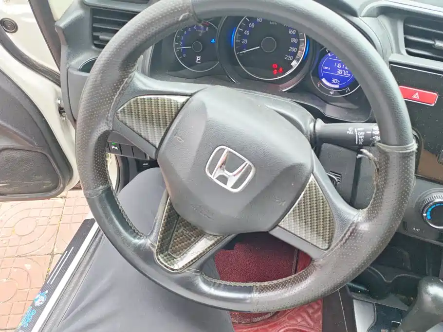 Honda Fit — миниатюра 15