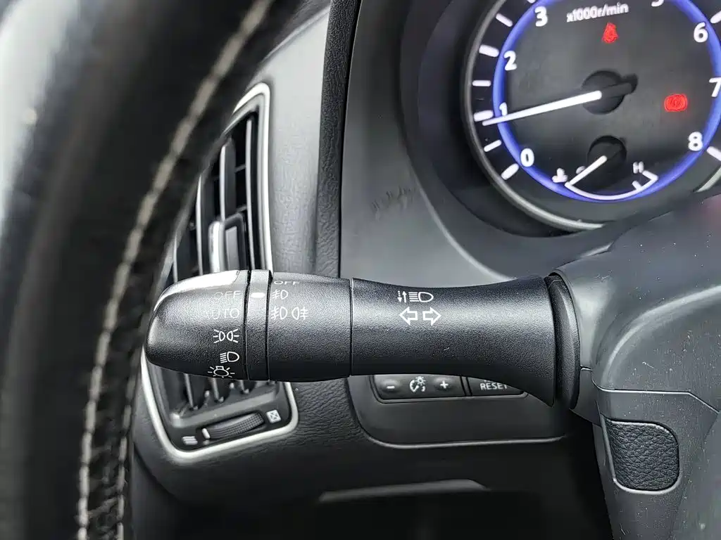 Infiniti Q50L — миниатюра 21