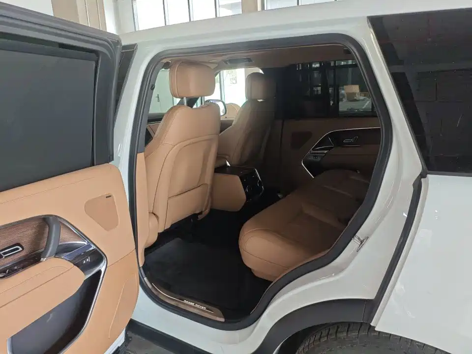 Land Rover Range Rover 2025 3.0 L6 400PS Long Wheelbase