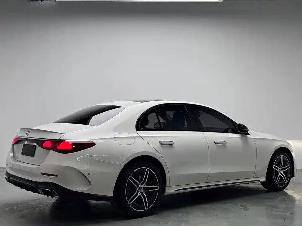 Mercedes-Benz E-Class (Import) — миниатюра 17