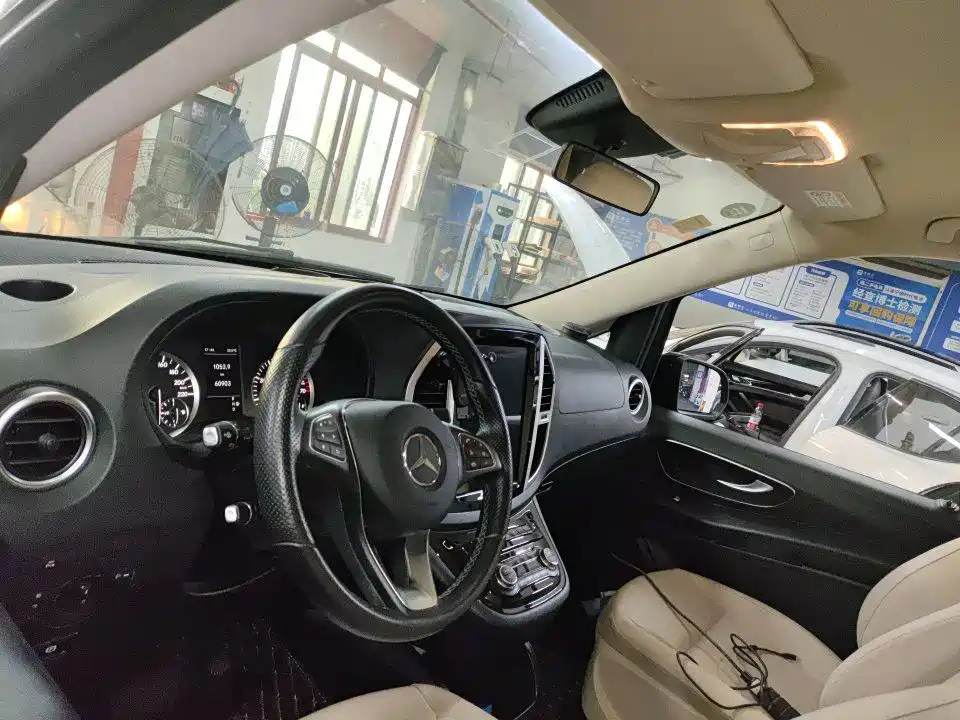 Mercedes-Benz Vito — миниатюра 5