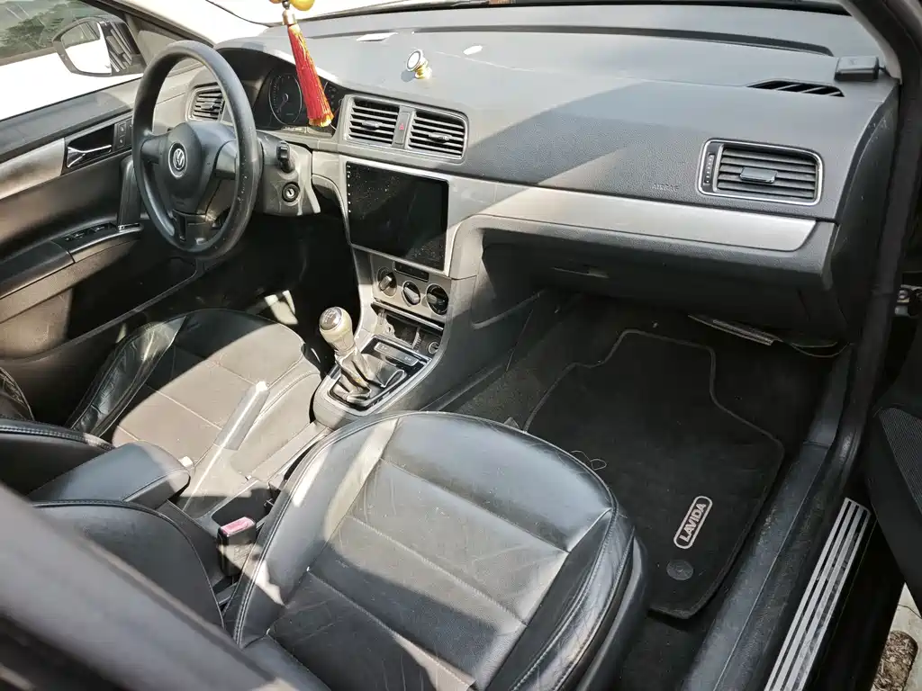 Volkswagen Lavida — миниатюра 7