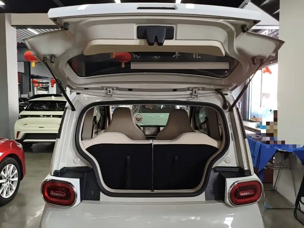 Wuling MINIEV — миниатюра 19