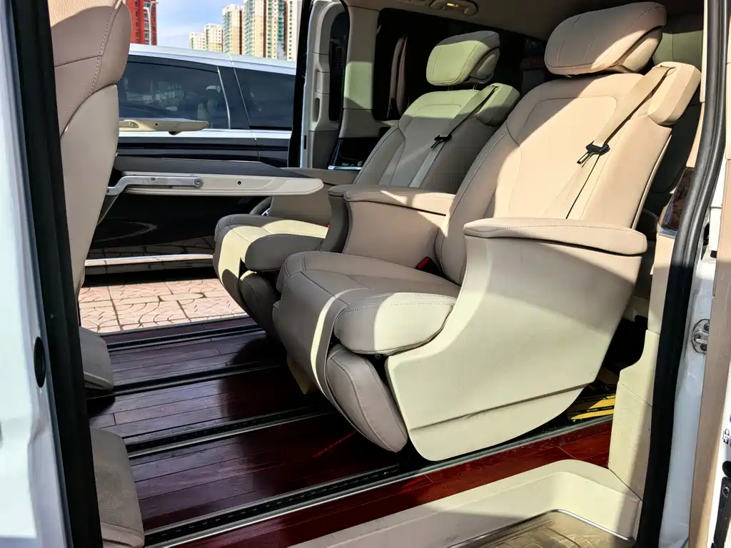 MERCEDES-BENZ V CLASS