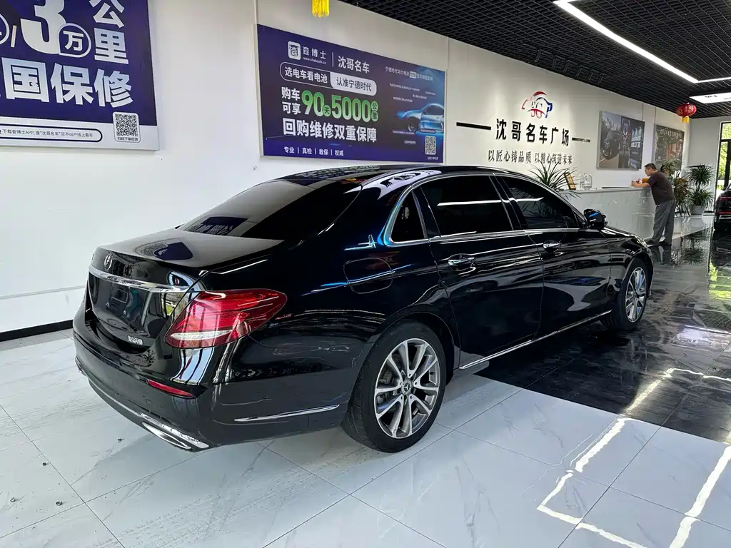 Mercedes-Benz E-Class — миниатюра 9