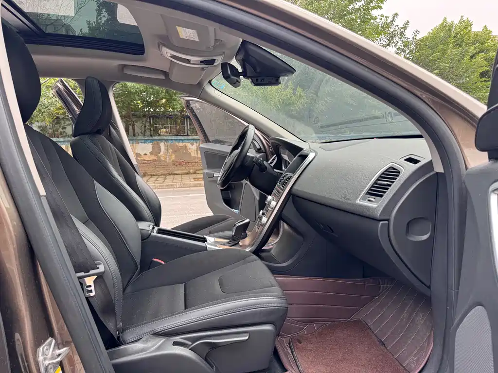 Volvo XC60 — миниатюра 8