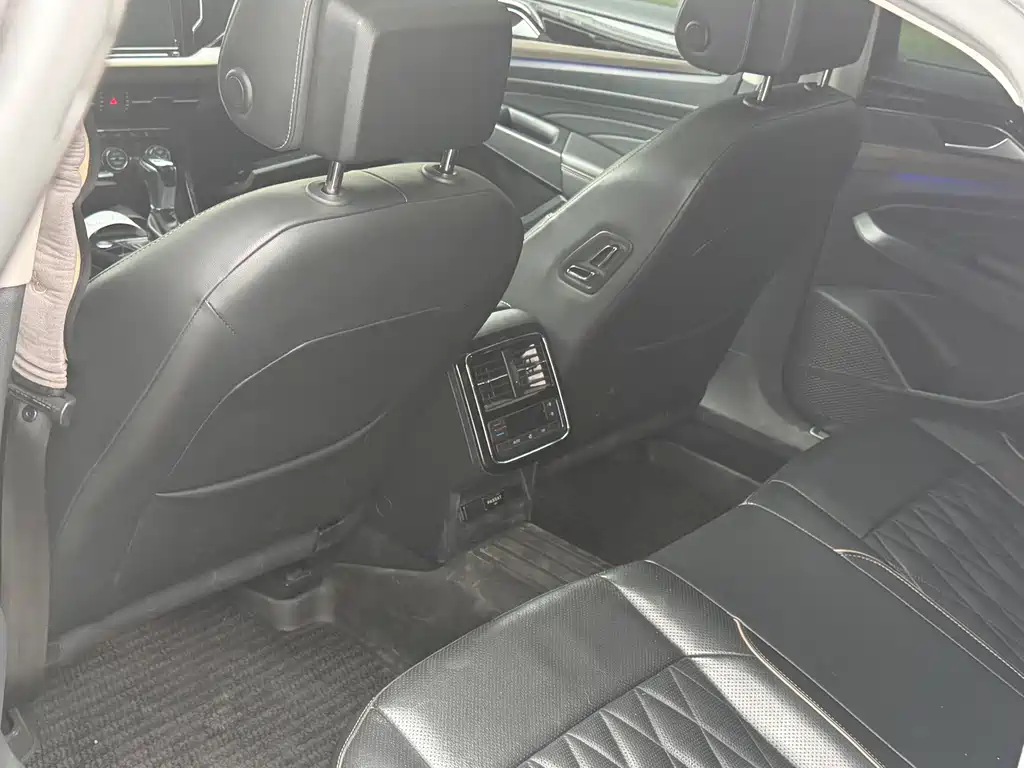 Volkswagen Passat — миниатюра 12