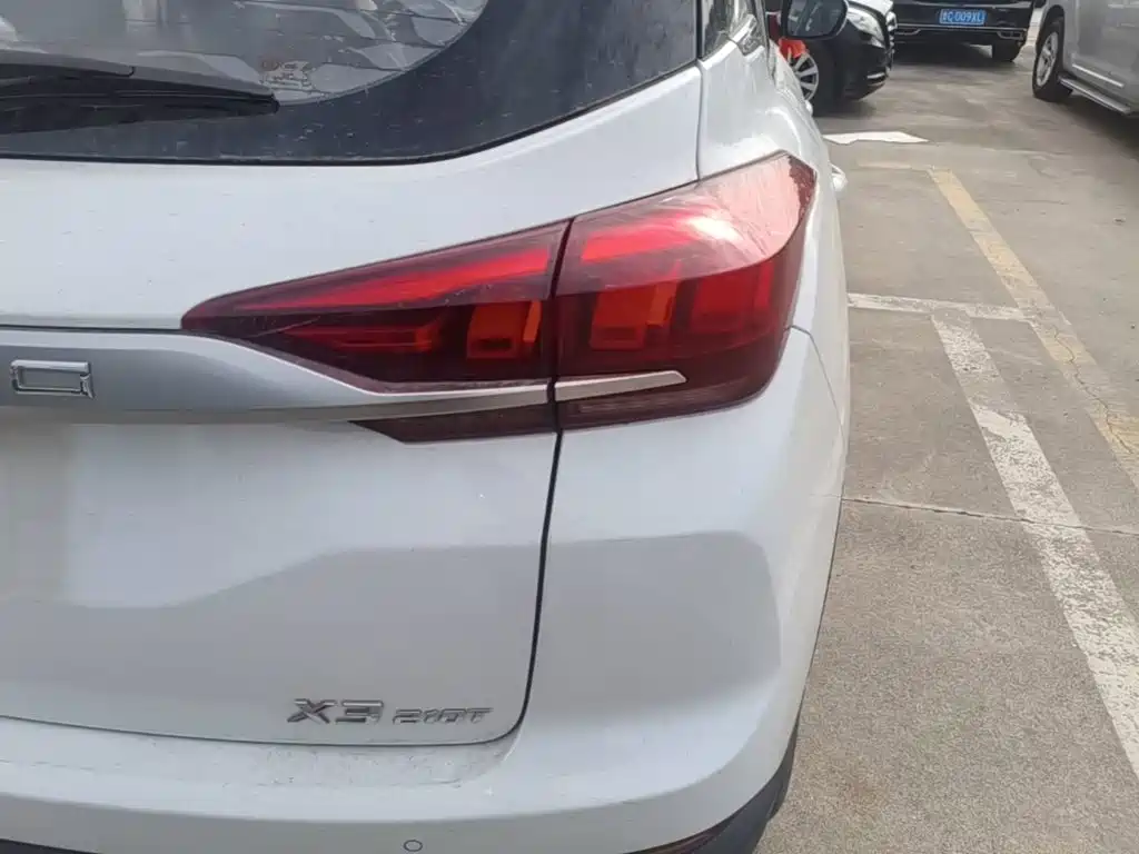 BAIC X3 — миниатюра 8