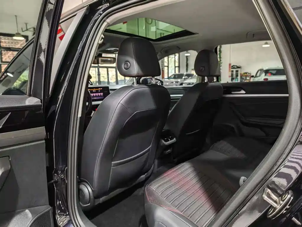 Volkswagen Lavida — миниатюра 5