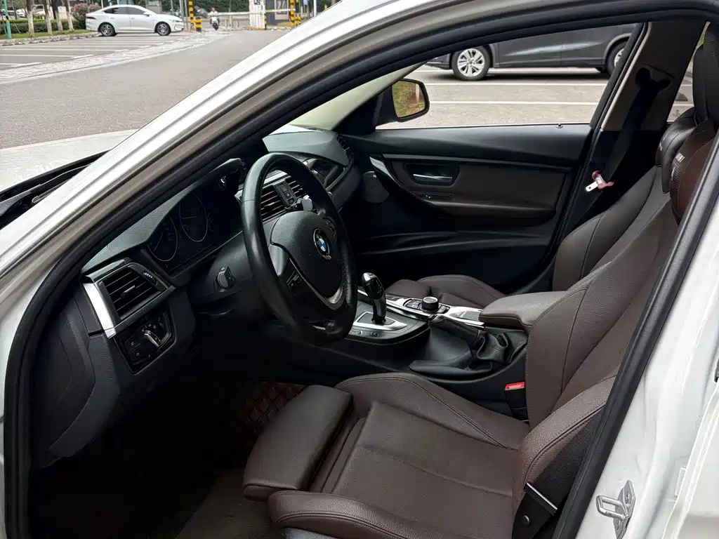 BMW 3 Series — миниатюра 4