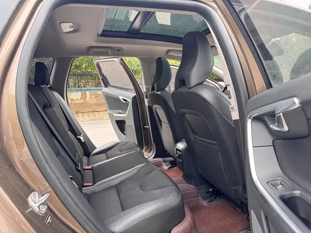 Volvo XC60 — миниатюра 7