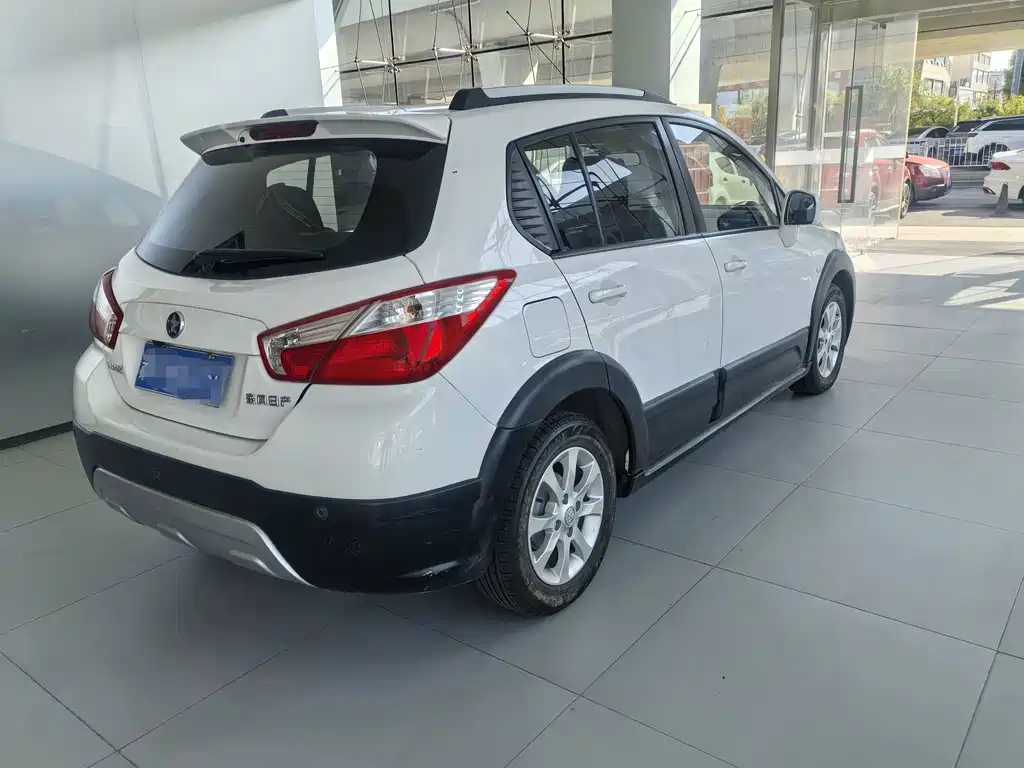 Venucia R50X — миниатюра 9