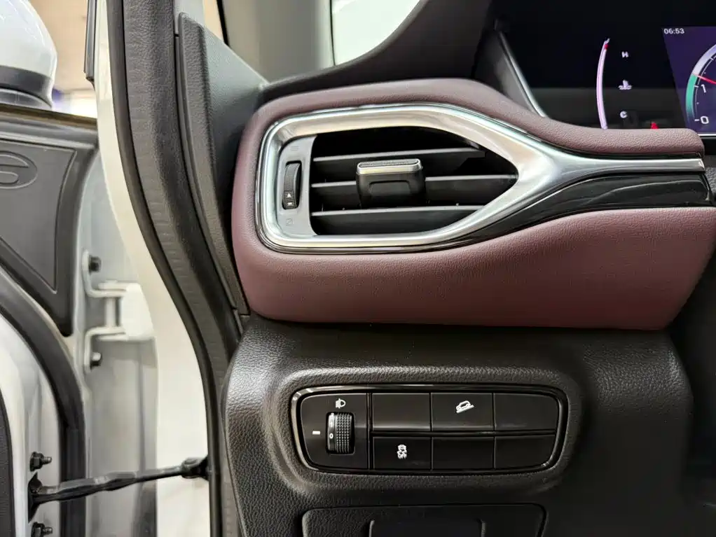 GAC Motor Trumpchi M6 — миниатюра 9