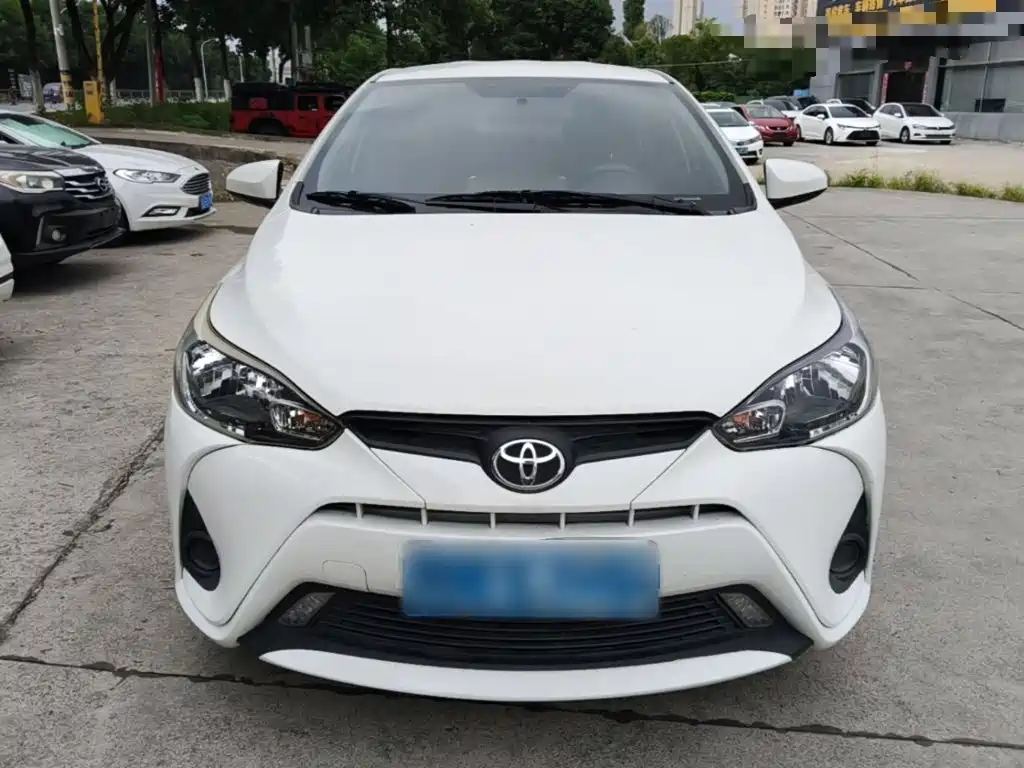 Toyota Yaris L — миниатюра 3