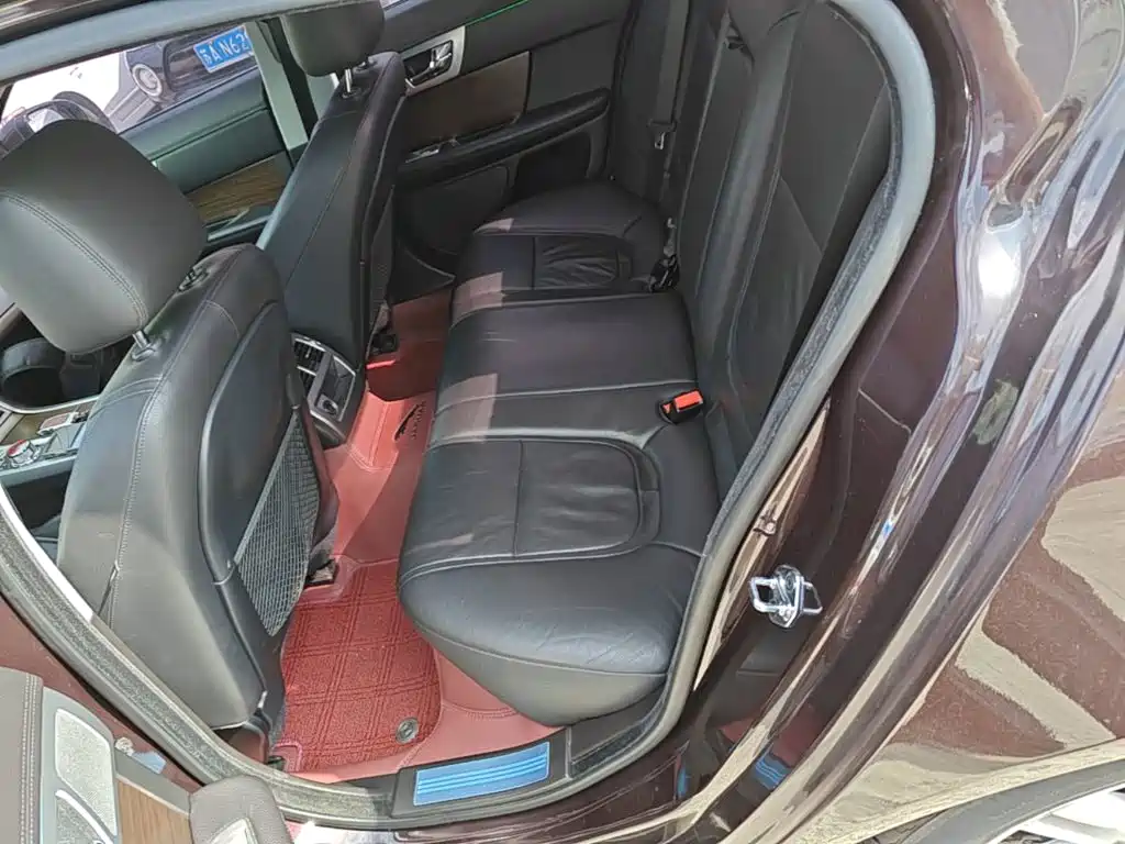 Jaguar XF — миниатюра 17