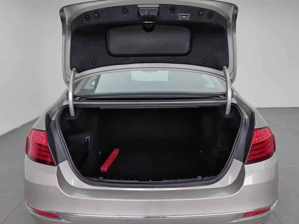 BMW 5 Series — миниатюра 16
