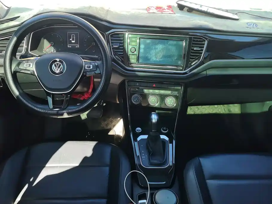 Volkswagen T-Roc — миниатюра 12