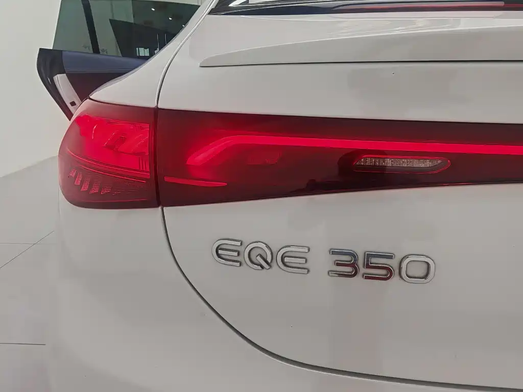 Mercedes-Benz EQE — миниатюра 18