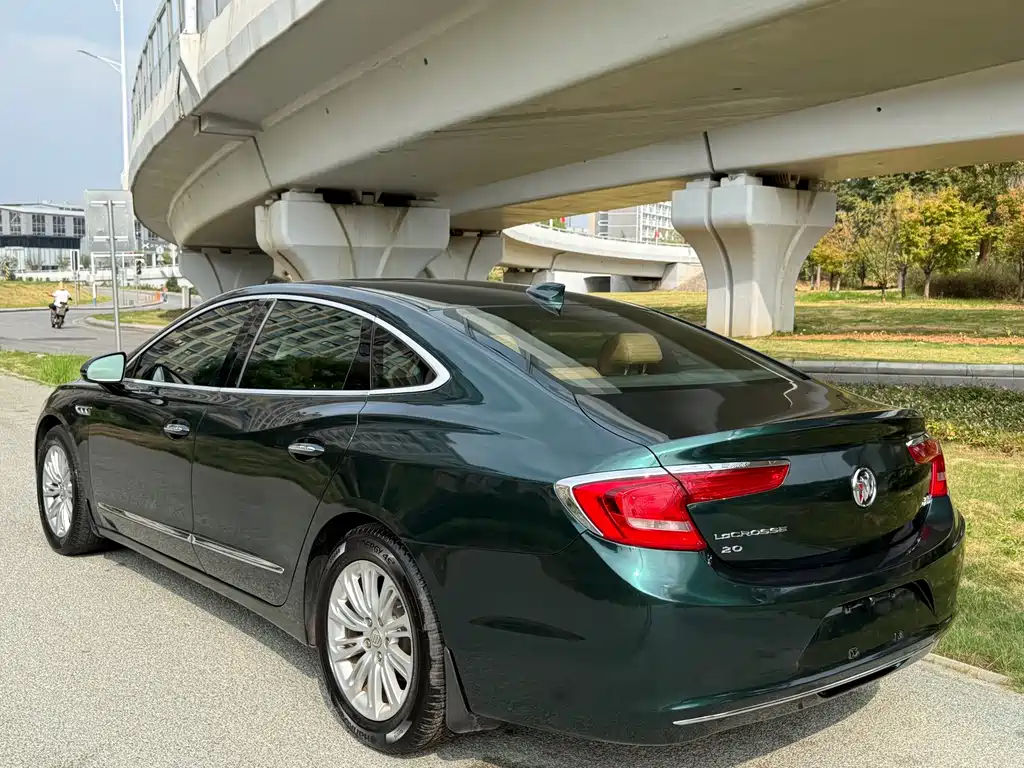 Buick LaCrosse — миниатюра 5