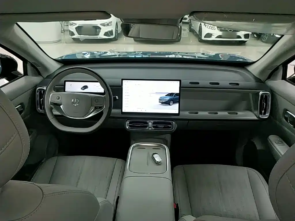 Leapmotor Leapmotor B10 — миниатюра 10