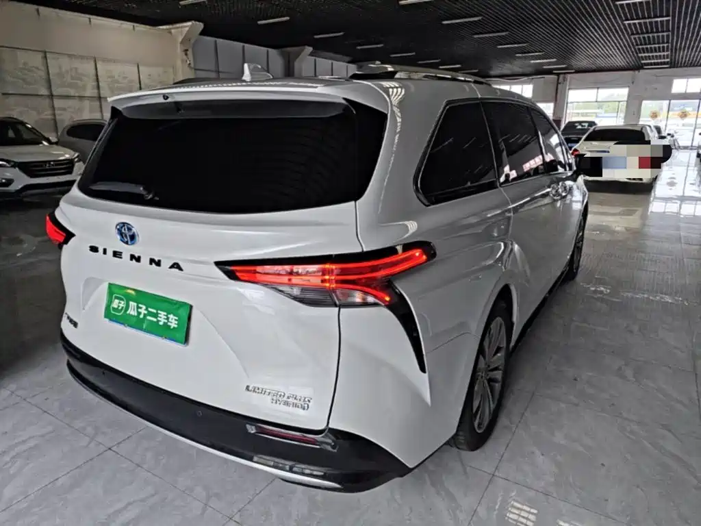 Toyota Sienna — миниатюра 7