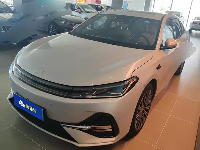 Geely Galaxy A 7 EM 2026 EM-i 235km — фото 1