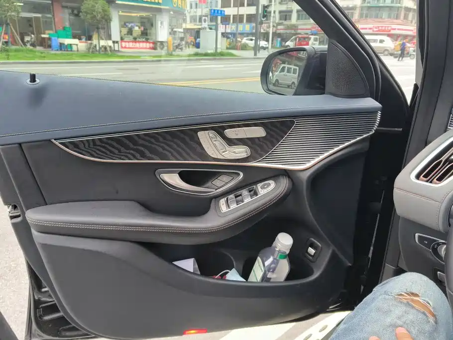 Mercedes-Benz EQC — миниатюра 7