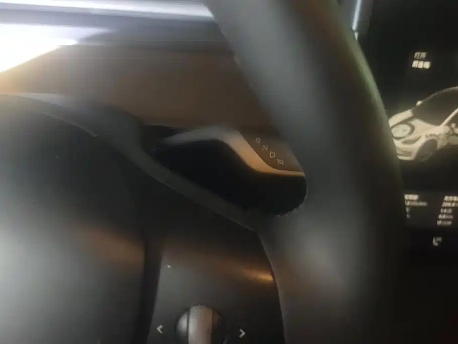 Tesla Model 3 — миниатюра 16