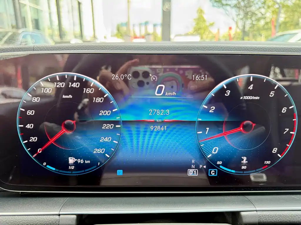 Mercedes-Benz GLE (Import) — миниатюра 32