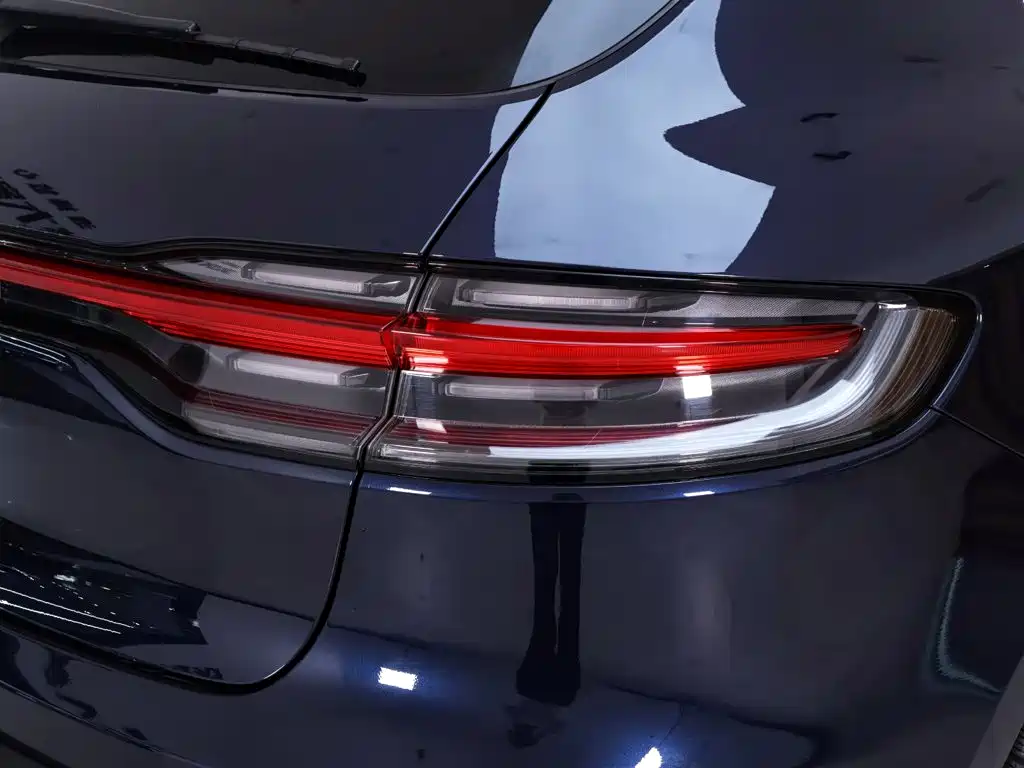 Porsche Macan — миниатюра 9