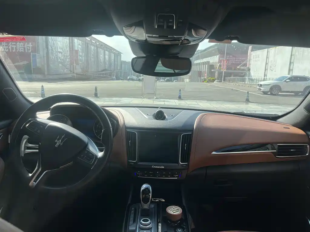 Maserati Levante — миниатюра 6
