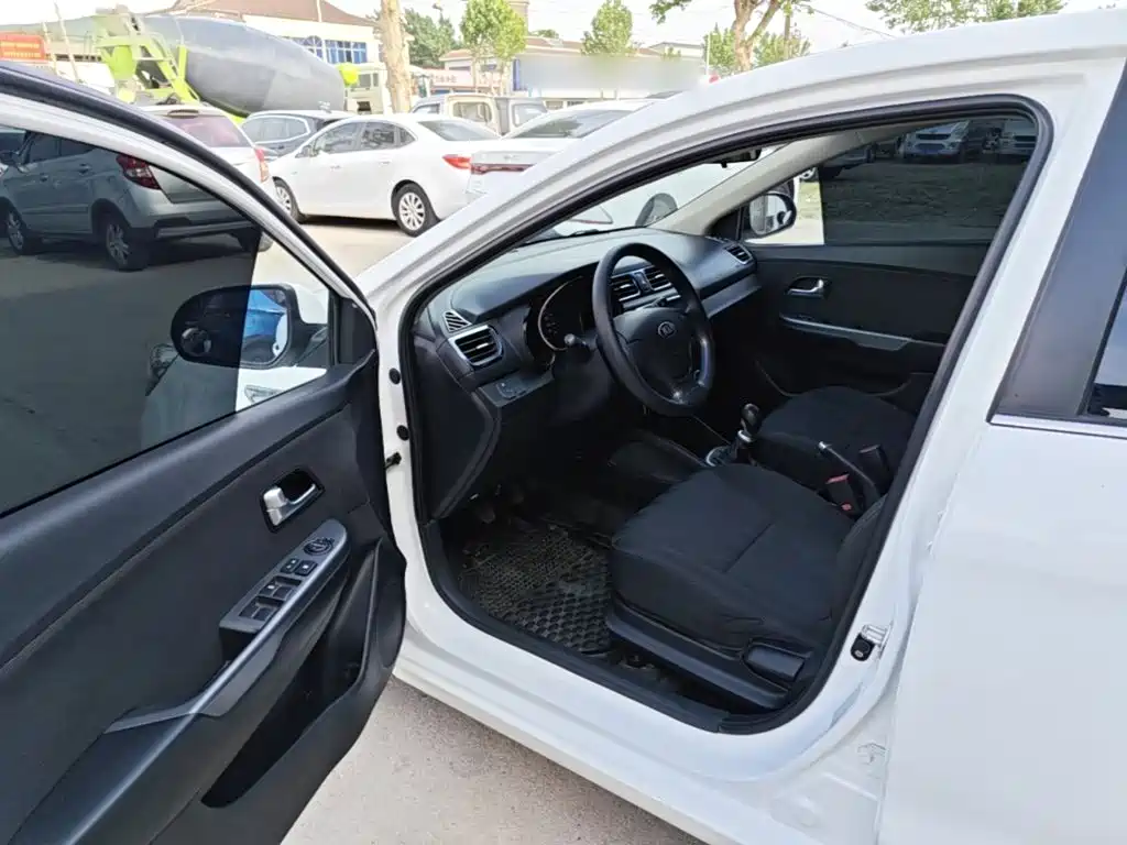 Kia K2 — миниатюра 16