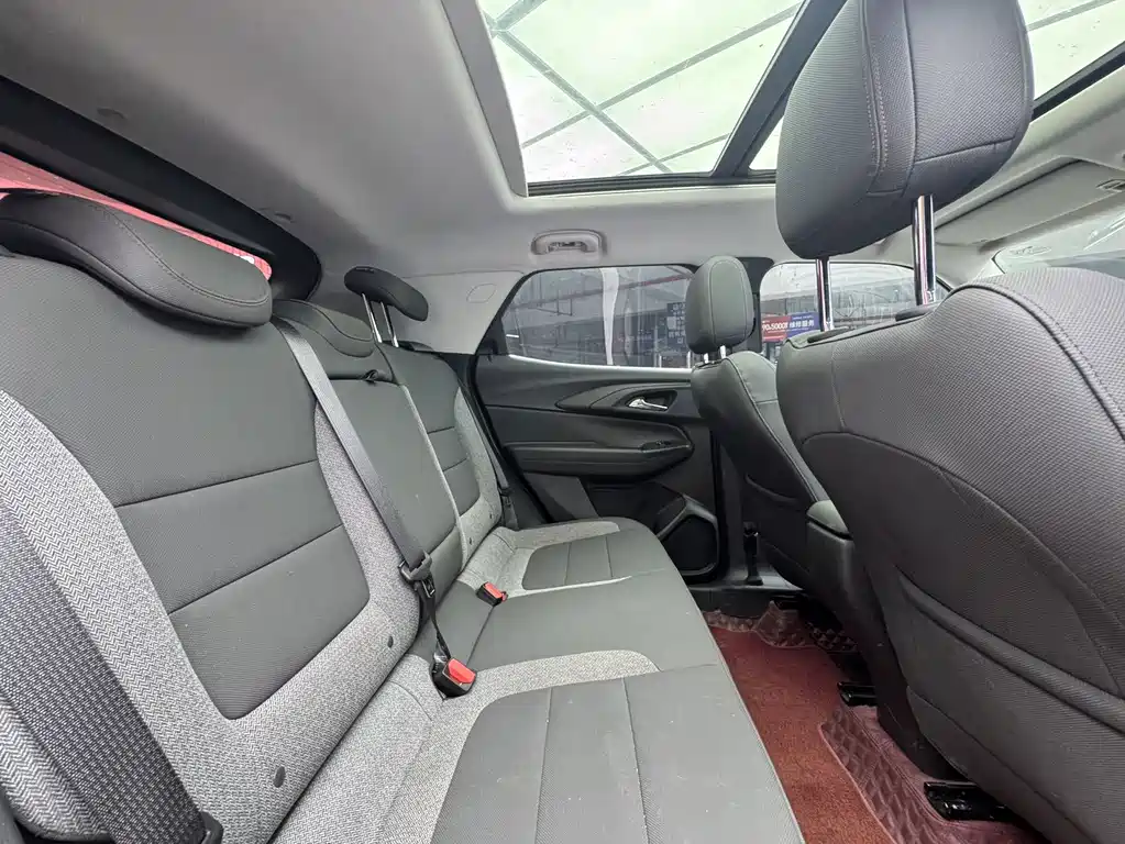 Chevrolet Tracker — миниатюра 18