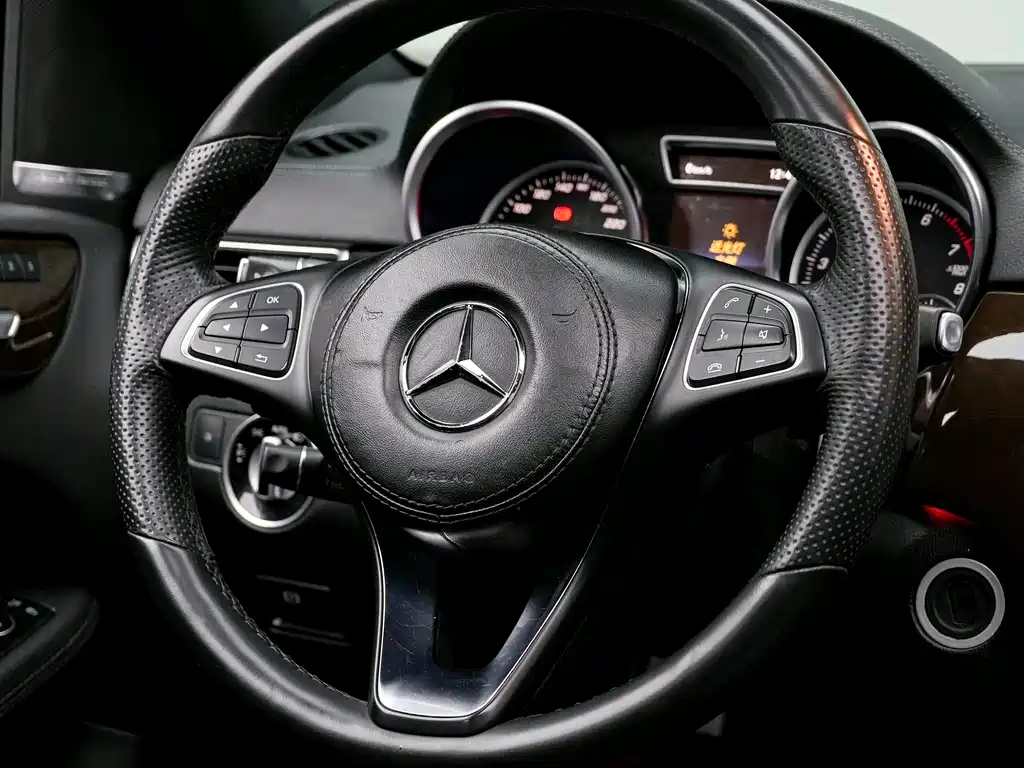 Mercedes-Benz GLS — миниатюра 15