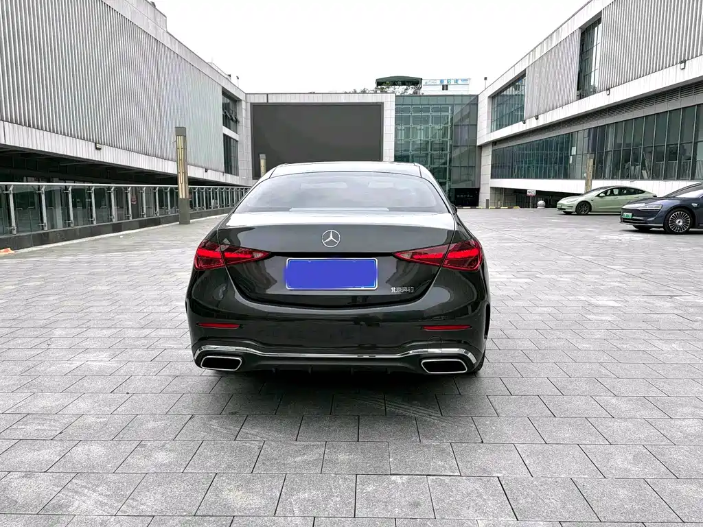 Mercedes-Benz C-Class — миниатюра 13