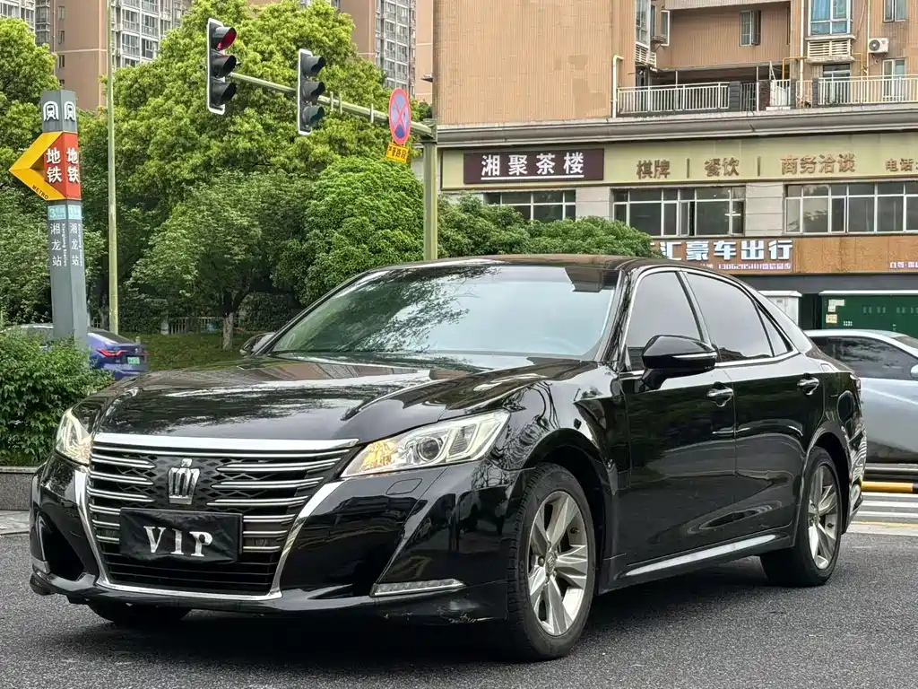 Toyota Crown 2017