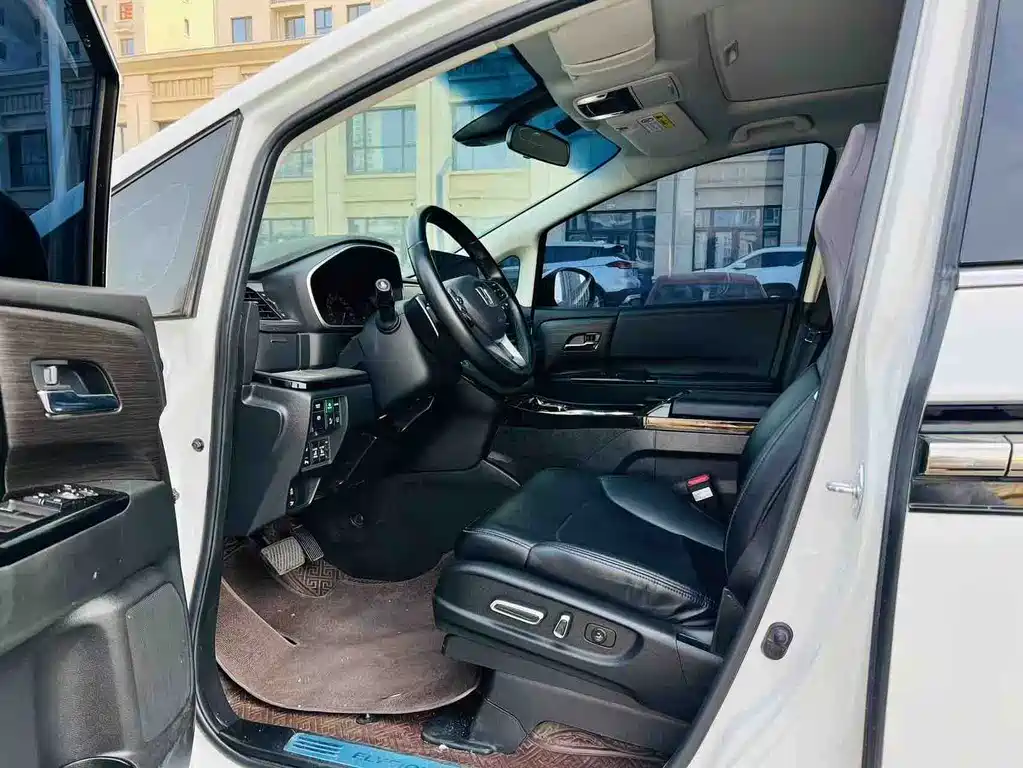 Honda Elysion — миниатюра 6