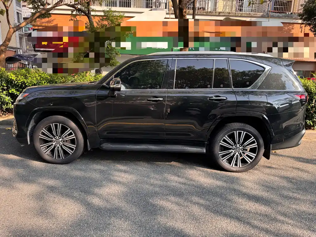 Lexus LX — миниатюра 2