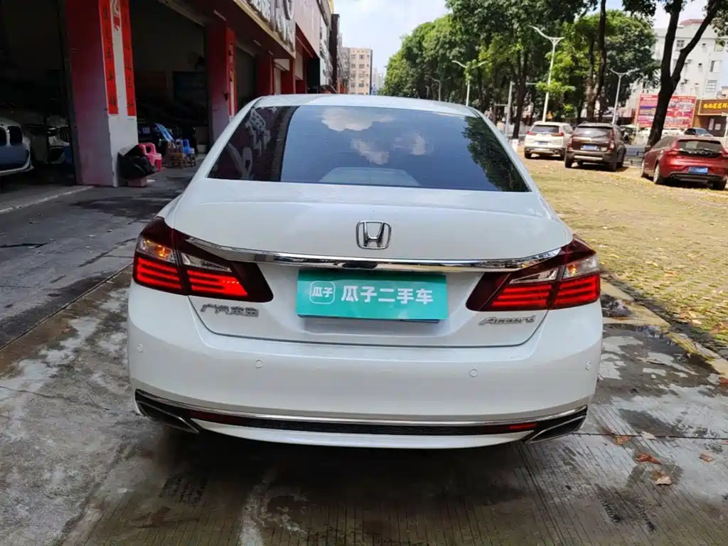 Honda Accord — миниатюра 6