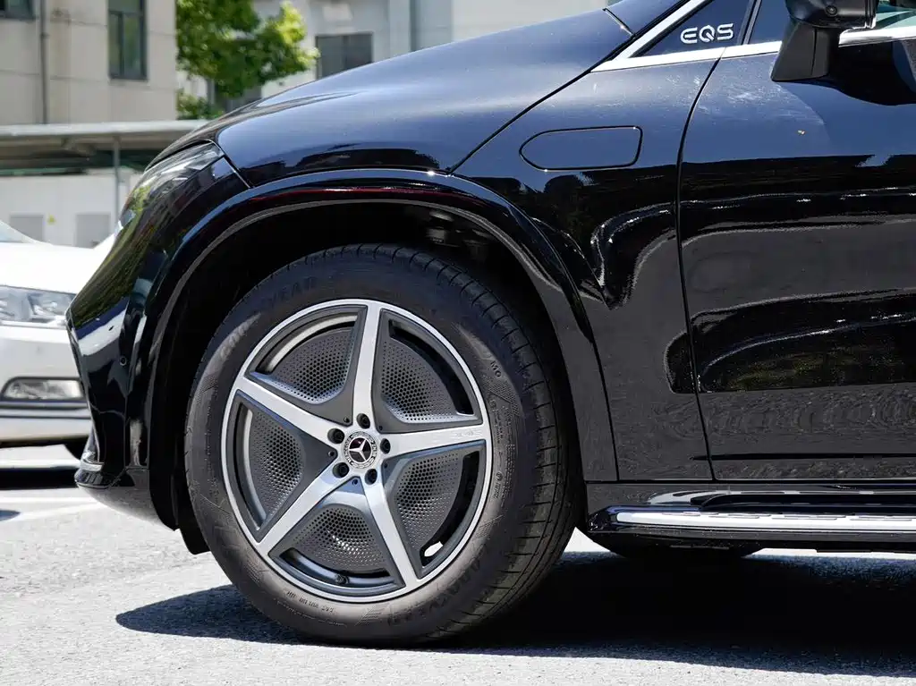 Mercedes-Benz EQS SUV — миниатюра 9