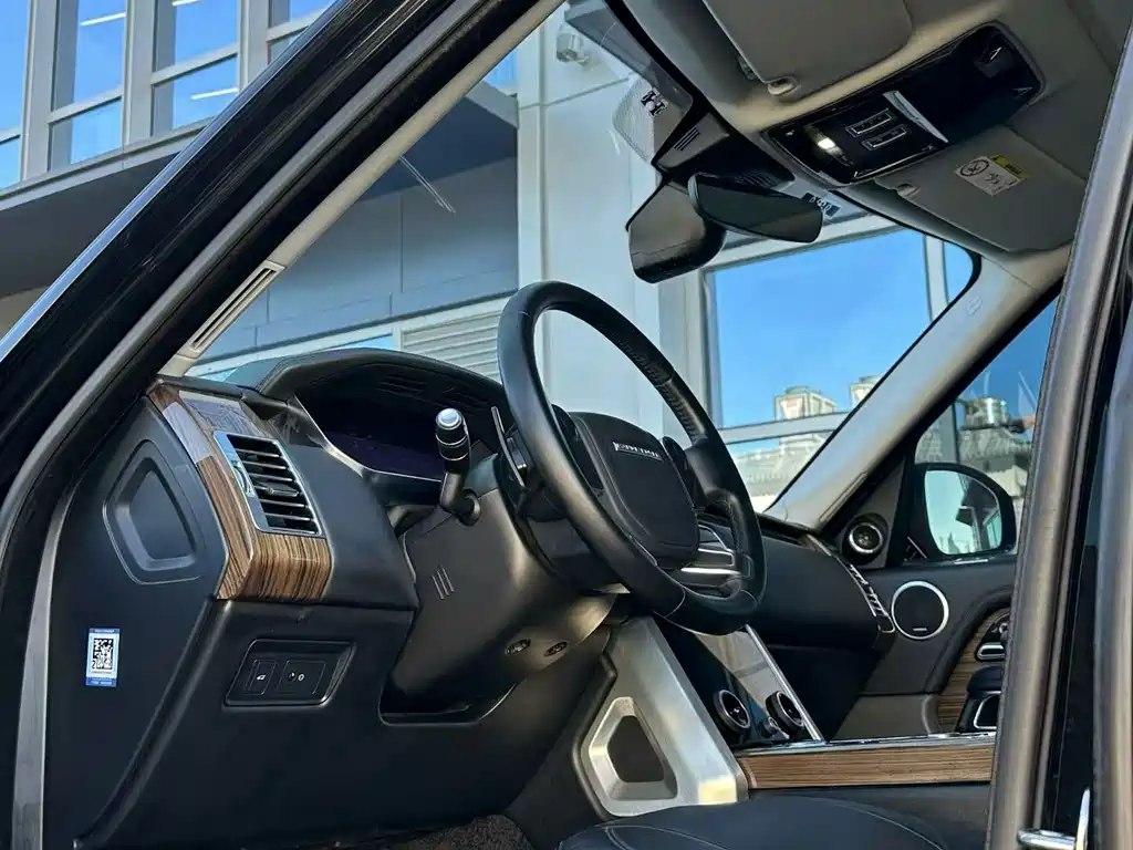 Land Rover Range Rover — миниатюра 2